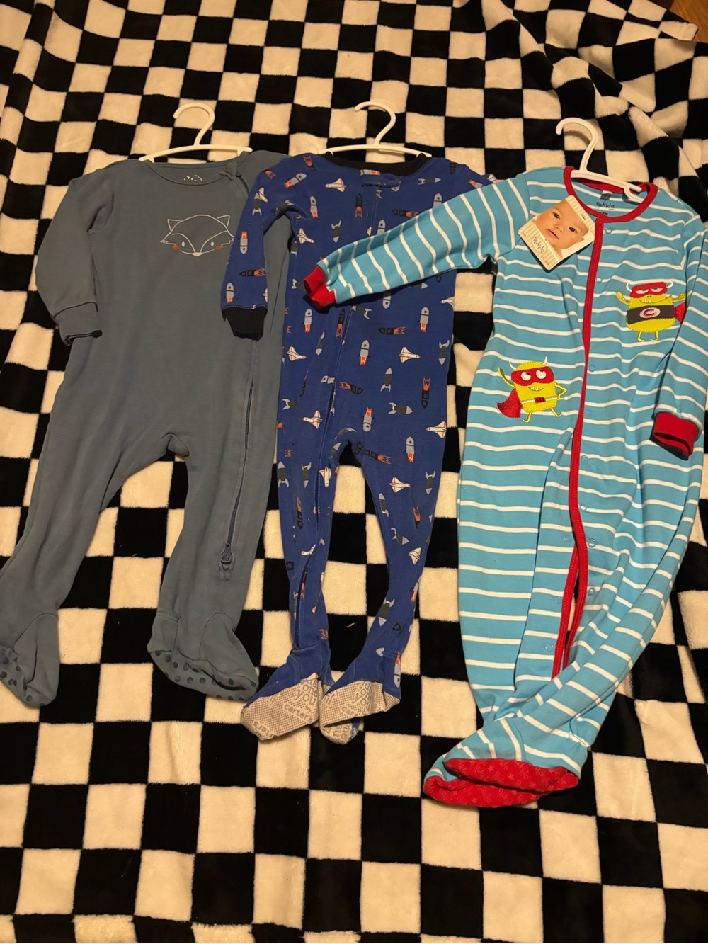 Random brand 18 month sleepers (one new with tags)